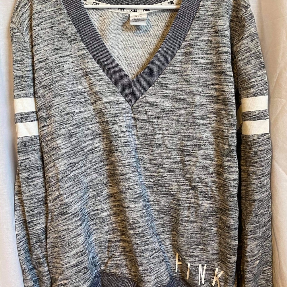 💞PINK Victoria’s Secret V Neck Sweater💞